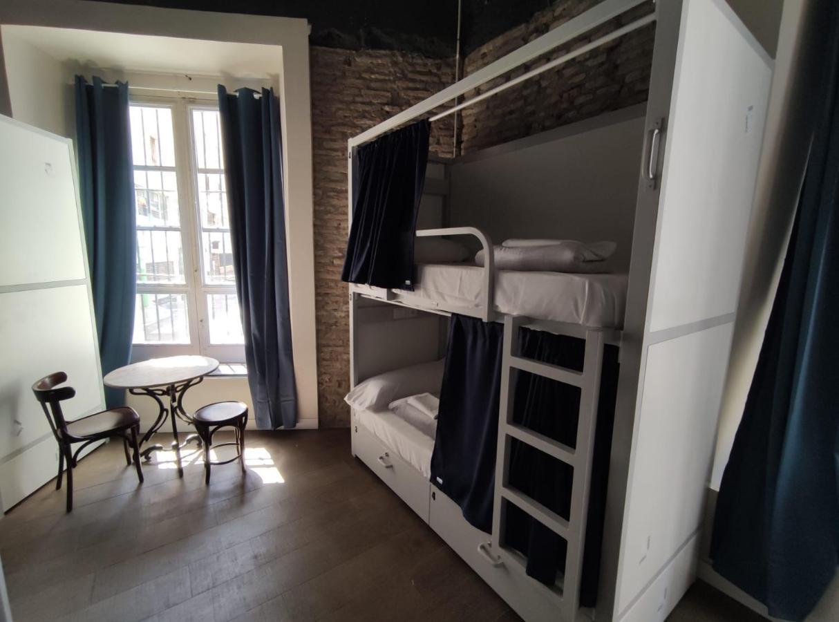 Bed 10-Bed Mixed Dormitory Room