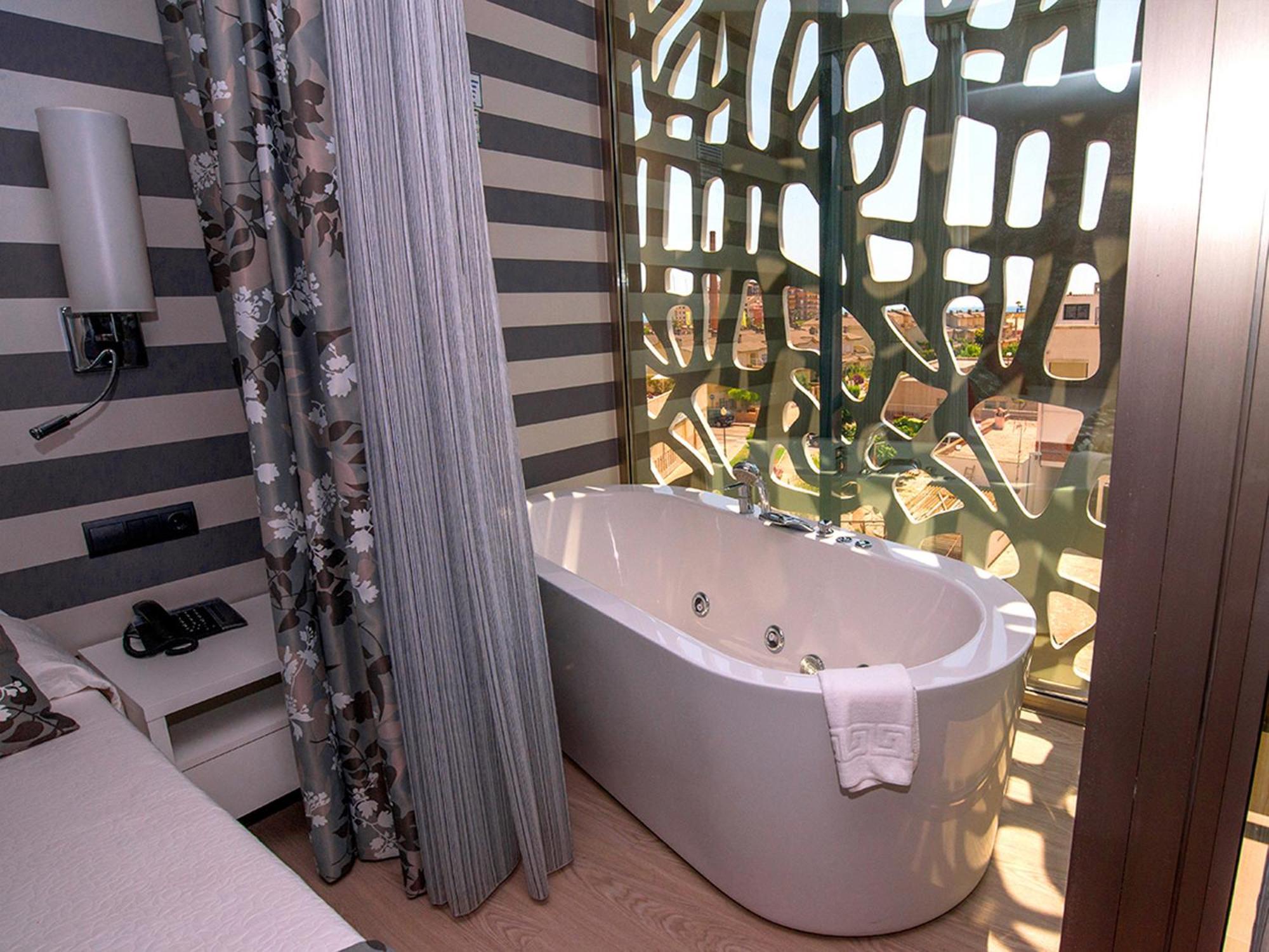 Deluxe Double Room with Terrace (4 Adults),1207840531:JPEG