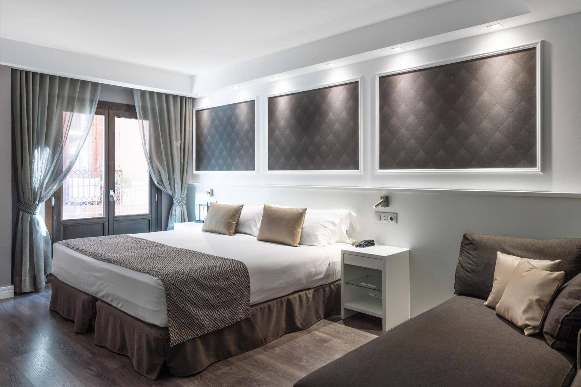 Superior Double or Twin Room,1207937056:JPEG