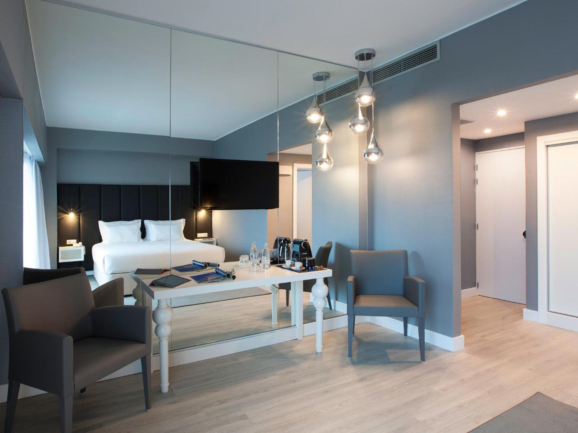 Family Room,1433213977:JPEG