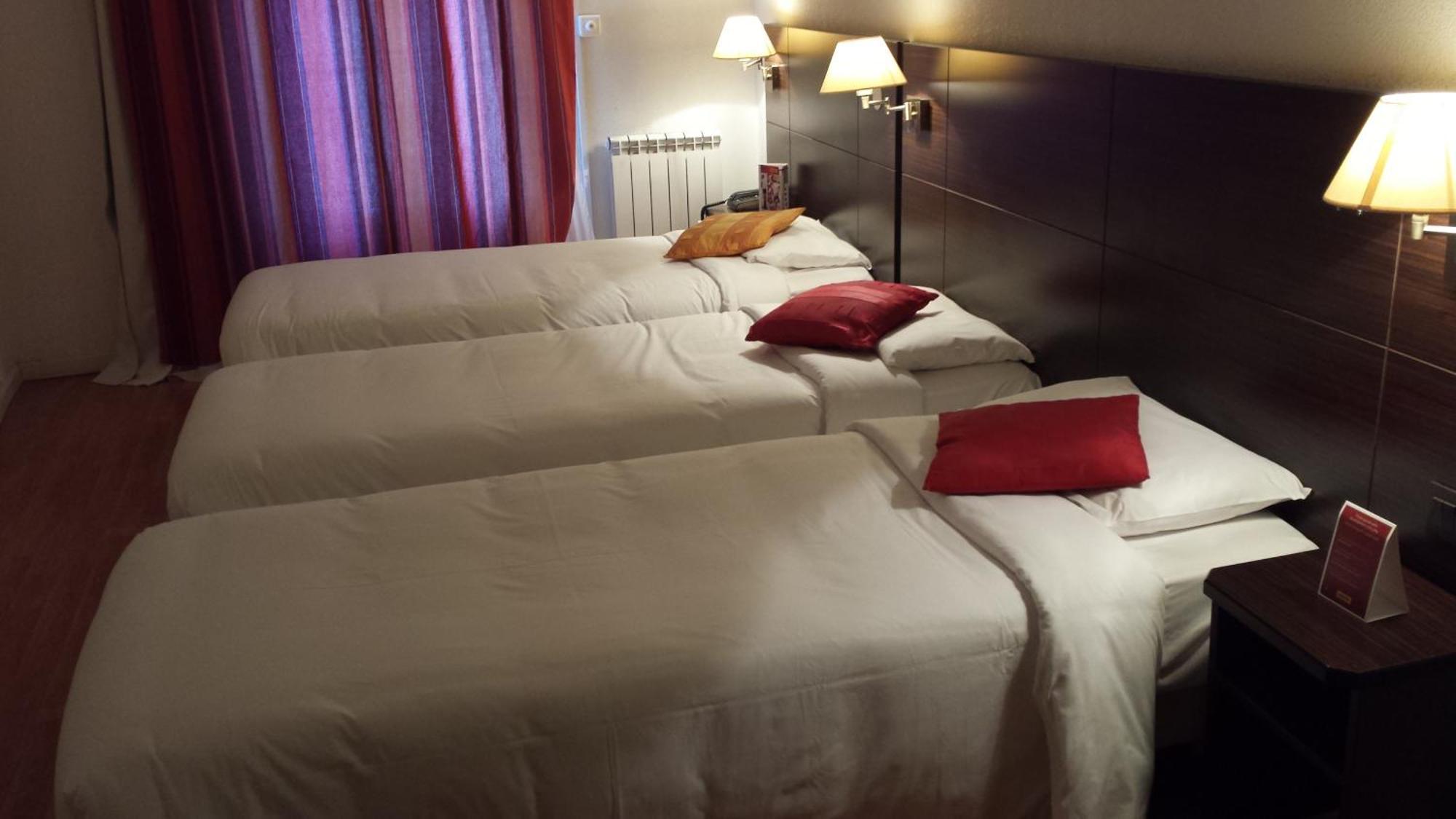 Triple Room with Three Single Beds,1208505913:JPEG