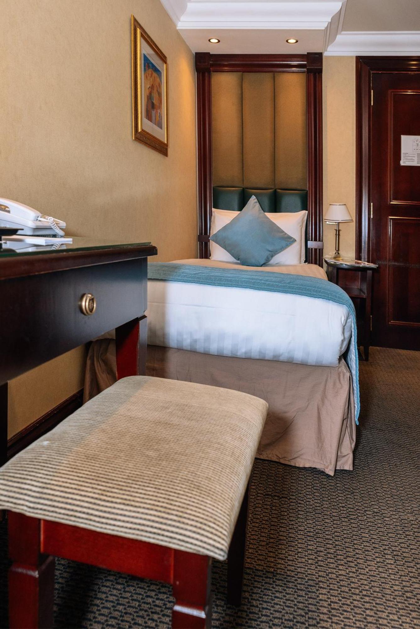 Deluxe Single Room,1208749579:JPEG