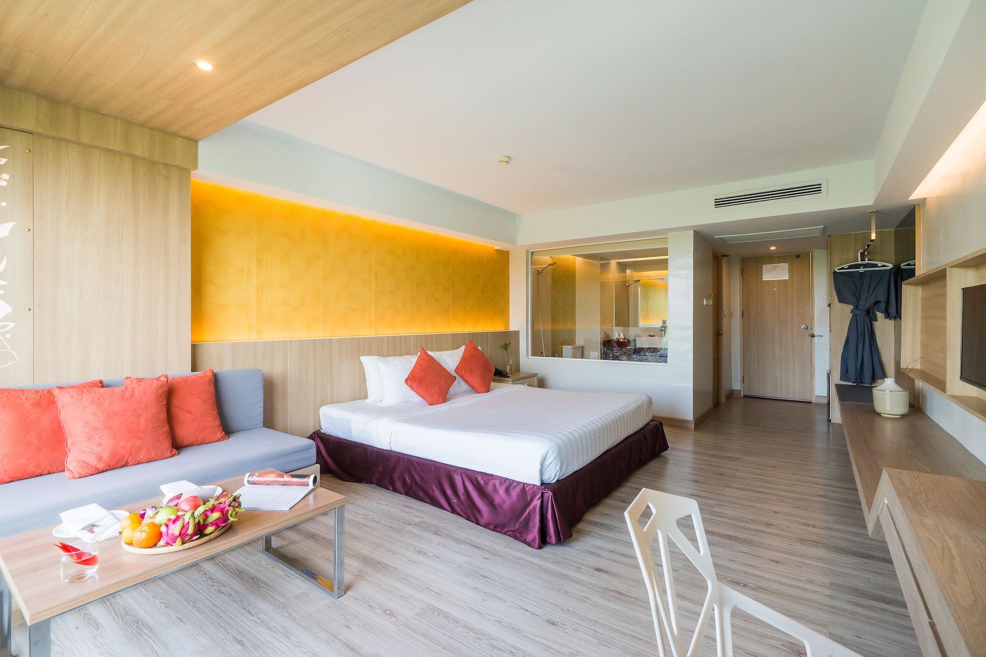 Superior Lake Building Room (King Bed)