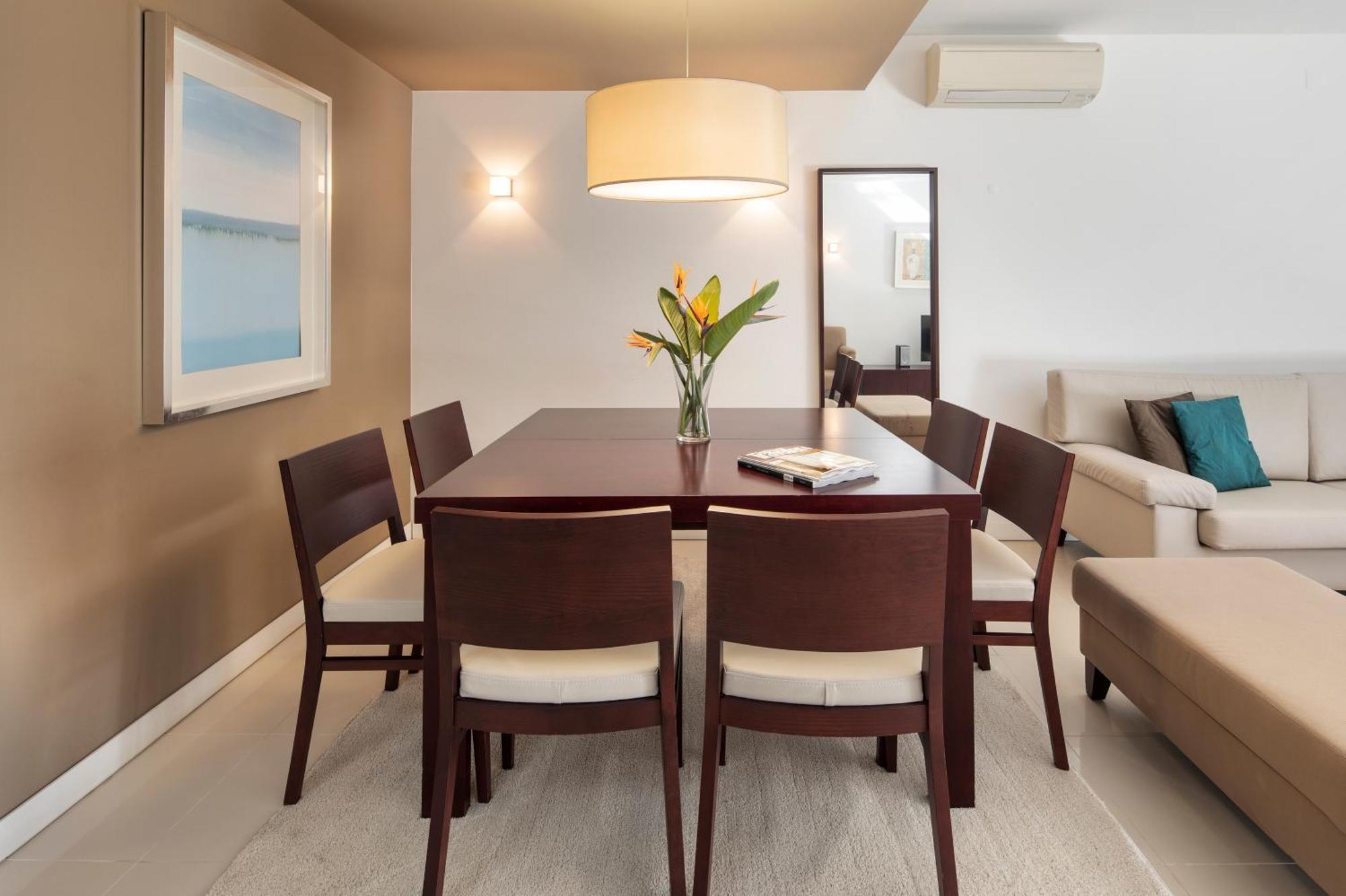 Standard Three-Bedroom Apartment Balcony,1012286419:JPEG