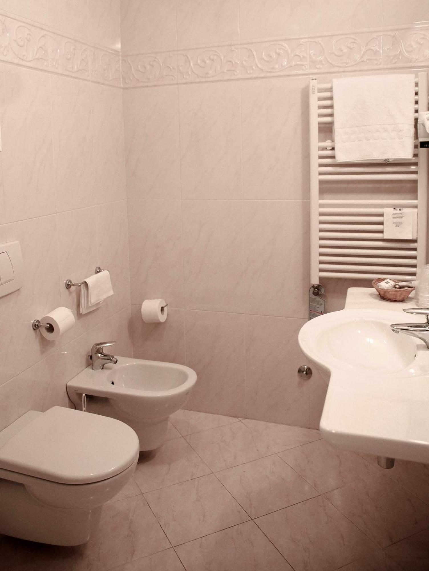 Double Room,1274612377:JPEG