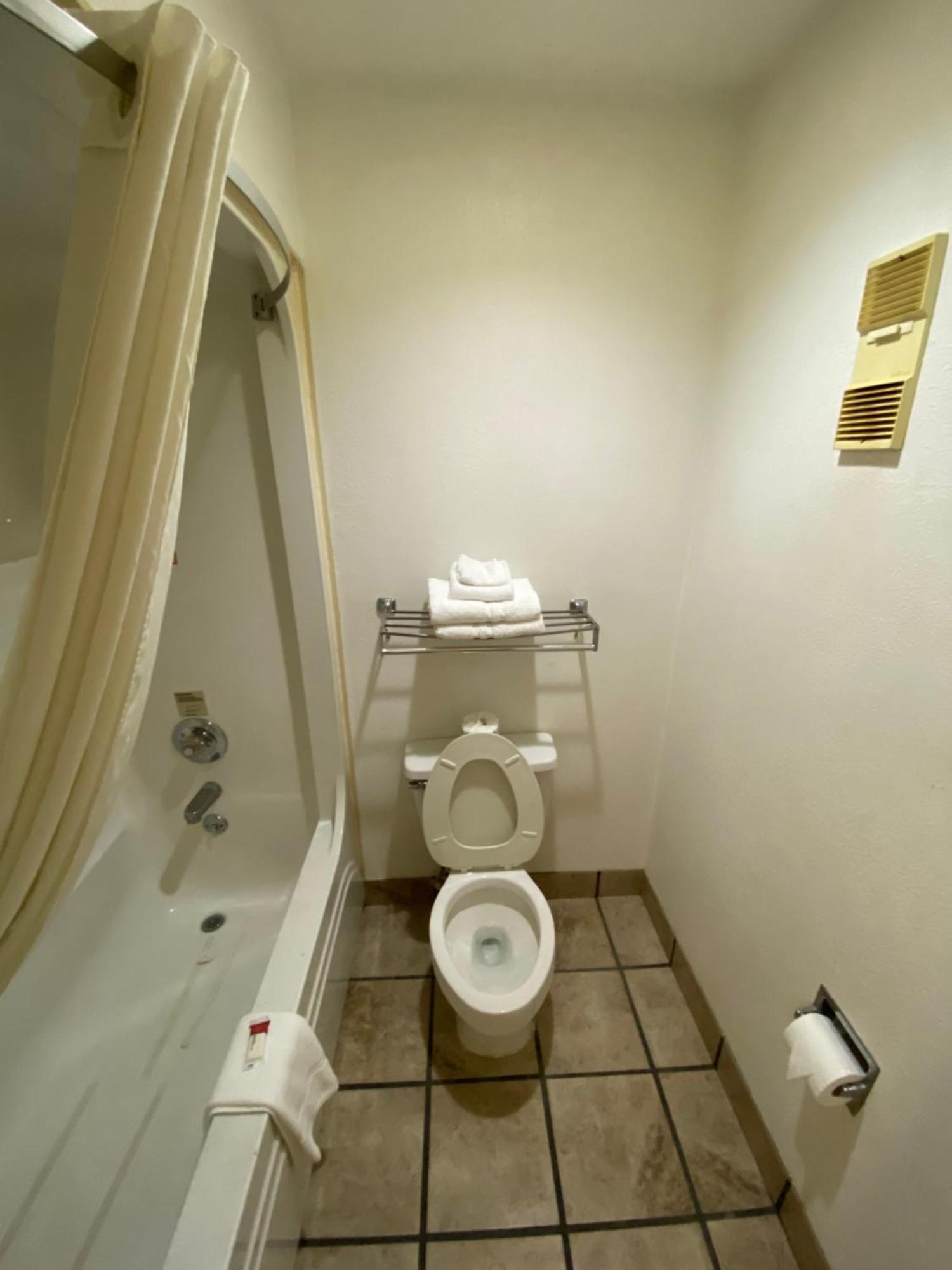 Double Room with Two Double Beds - Smoking,1211839855:JPEG