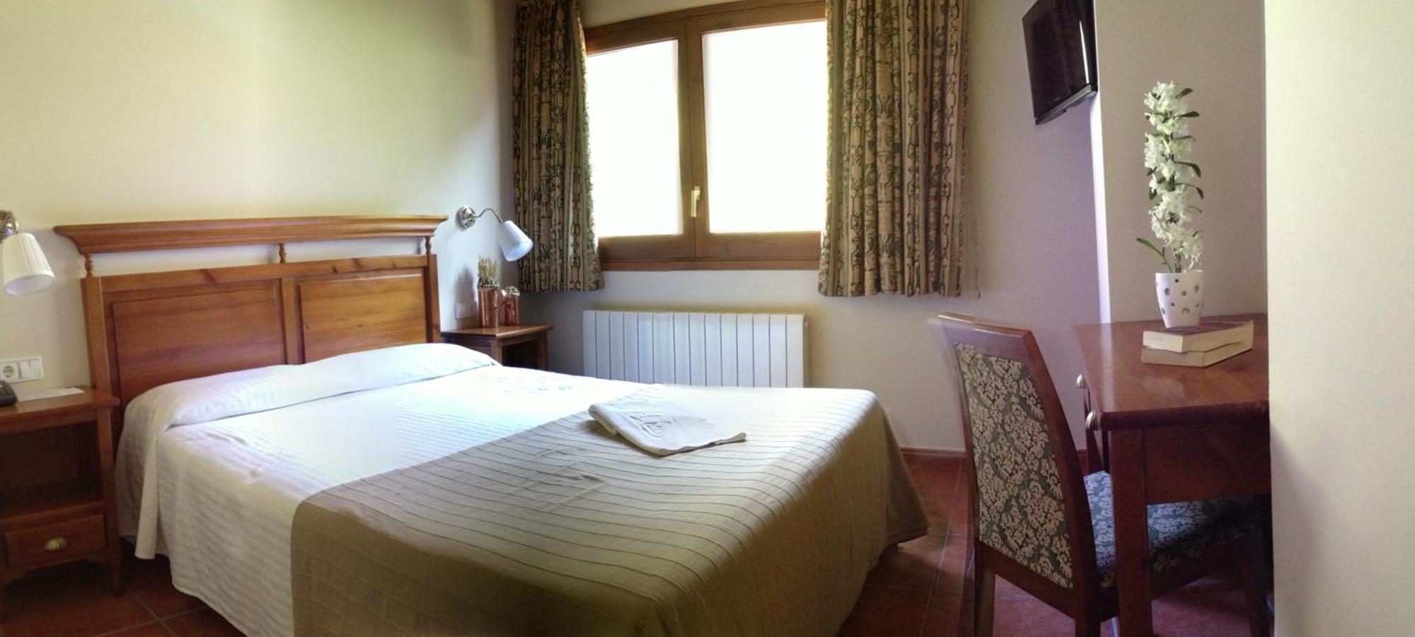 Single Room,758487964:JPEG