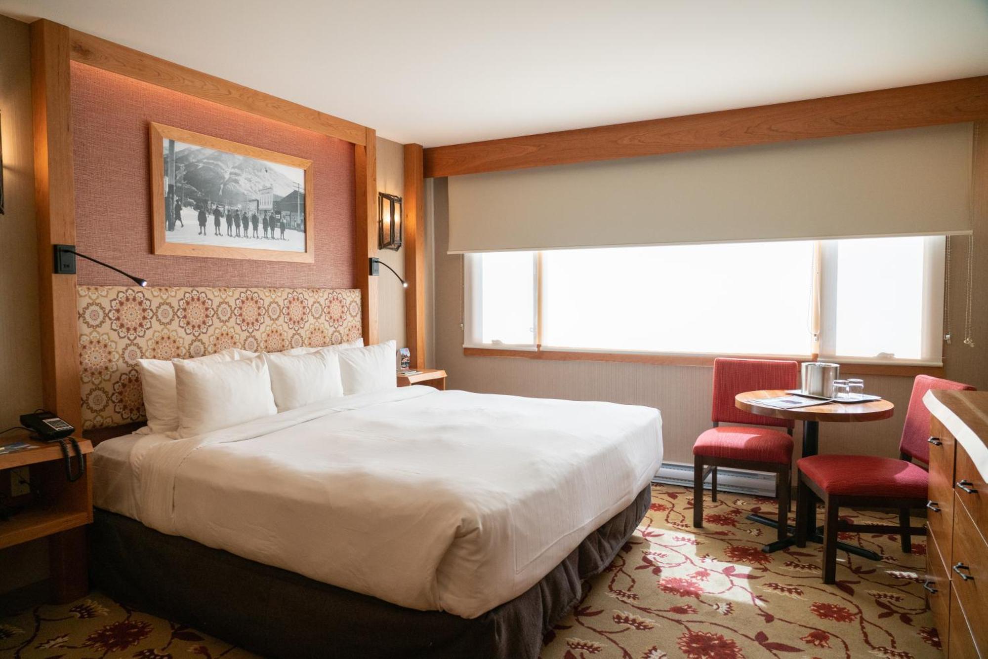 Superior King Room,1212854944:JPEG