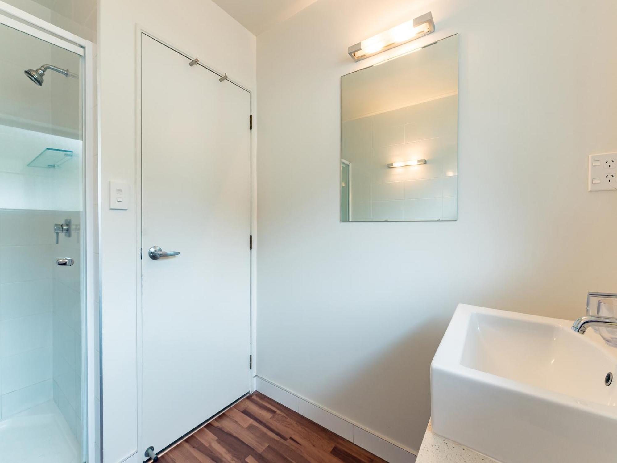 Deluxe One-Bedroom Apartment Non Seaviews