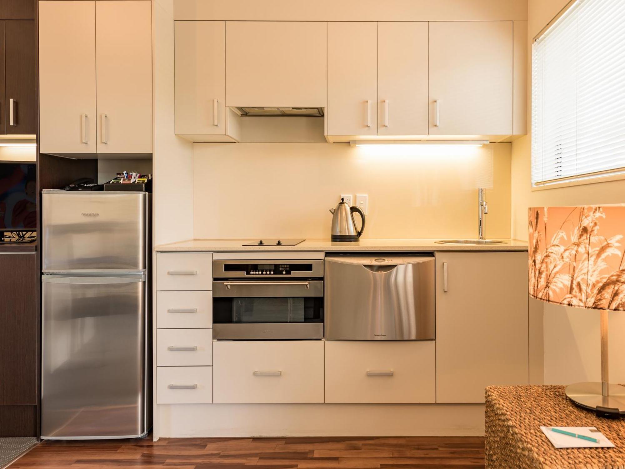 Deluxe One-Bedroom Apartment Non Seaviews