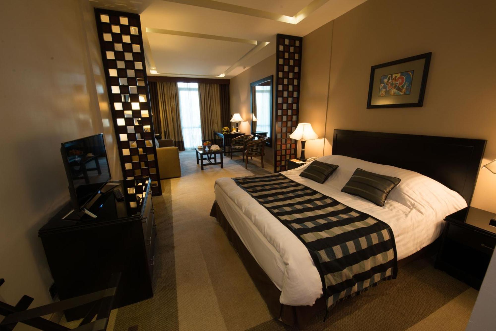 Deluxe Junior Suite Pool View