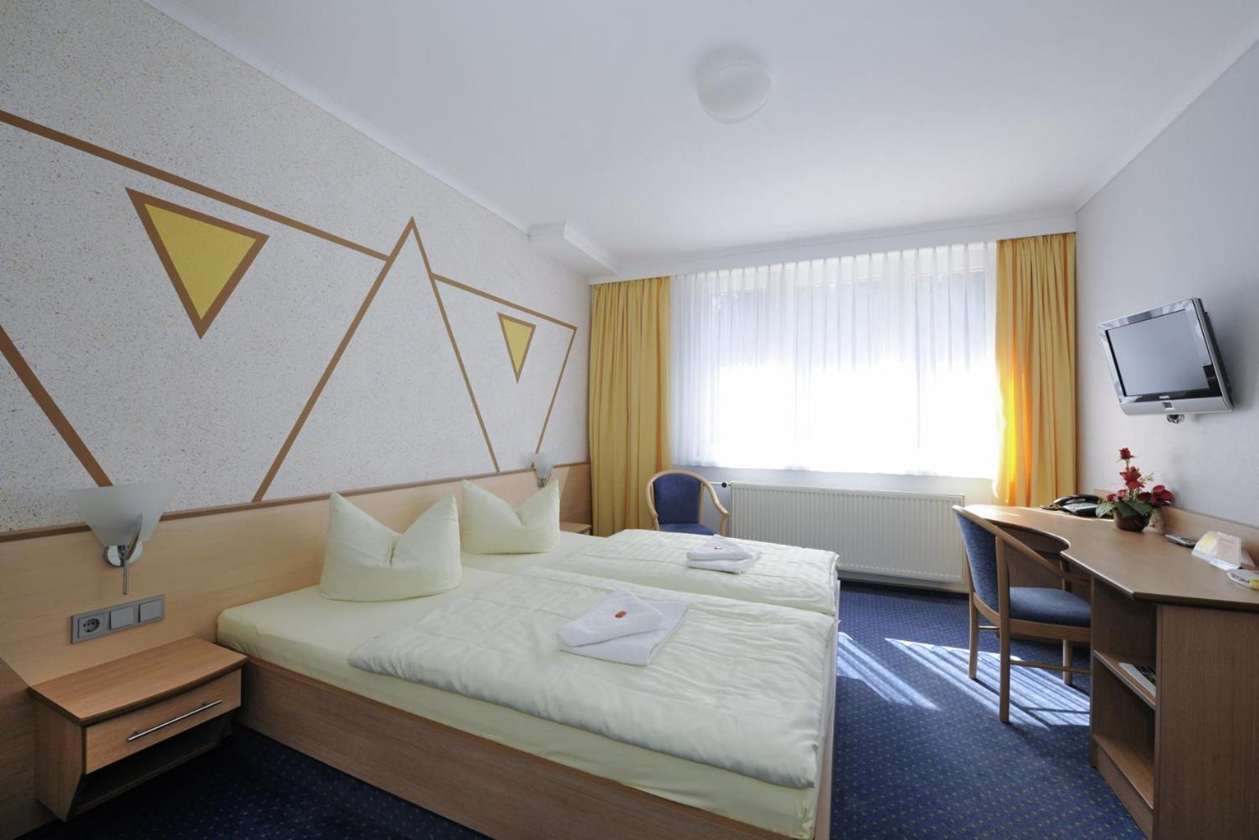 Classic Single Room,578475912:JPEG