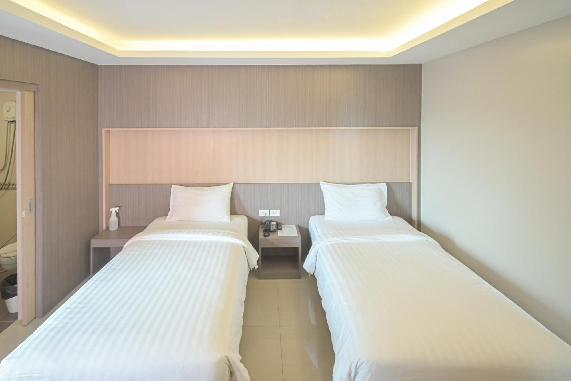 Deluxe Twin Room,1215722821:JPEG