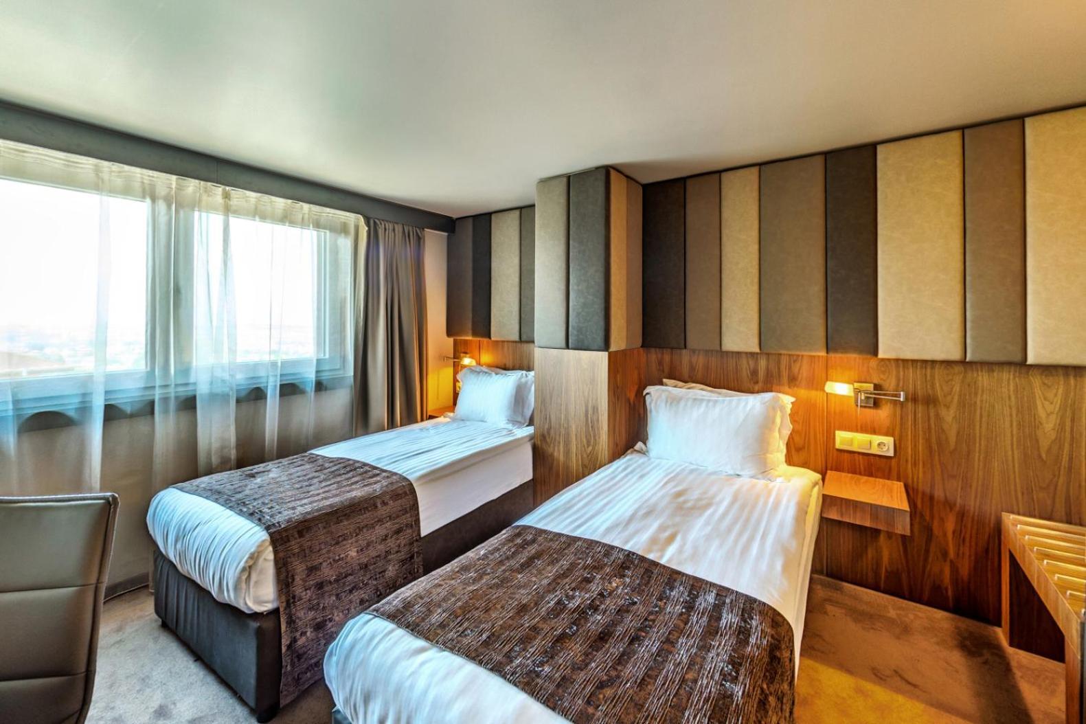 Superior Twin Room with City View & Free Parking,1739490554:JPEG