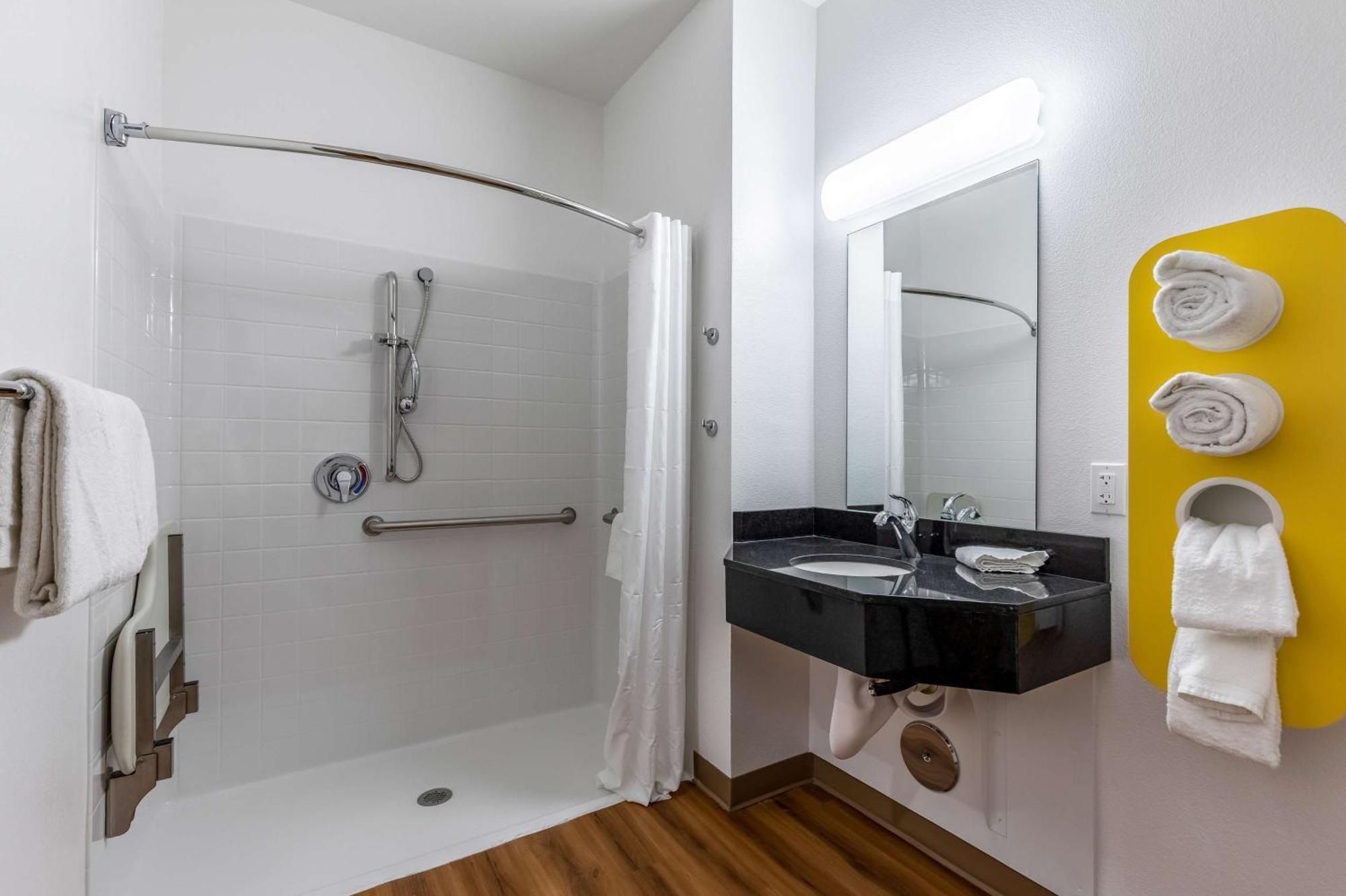 1 KING BED | MOBILITY ACCESSIBLE | RI SHWR | MINI FRIDGE | NON-SMOKING |