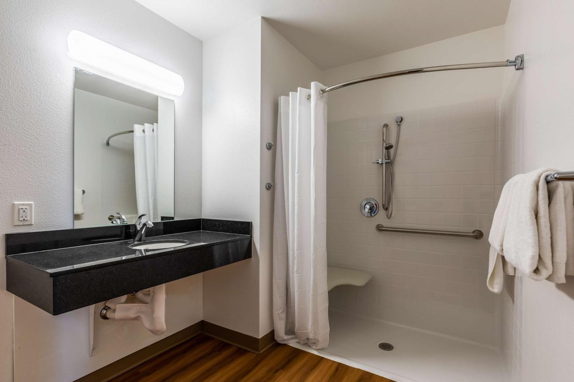 1 KING BED | MOBILITY ACCESSIBLE | RI SHWR | MINI FRIDGE | NON-SMOKING |