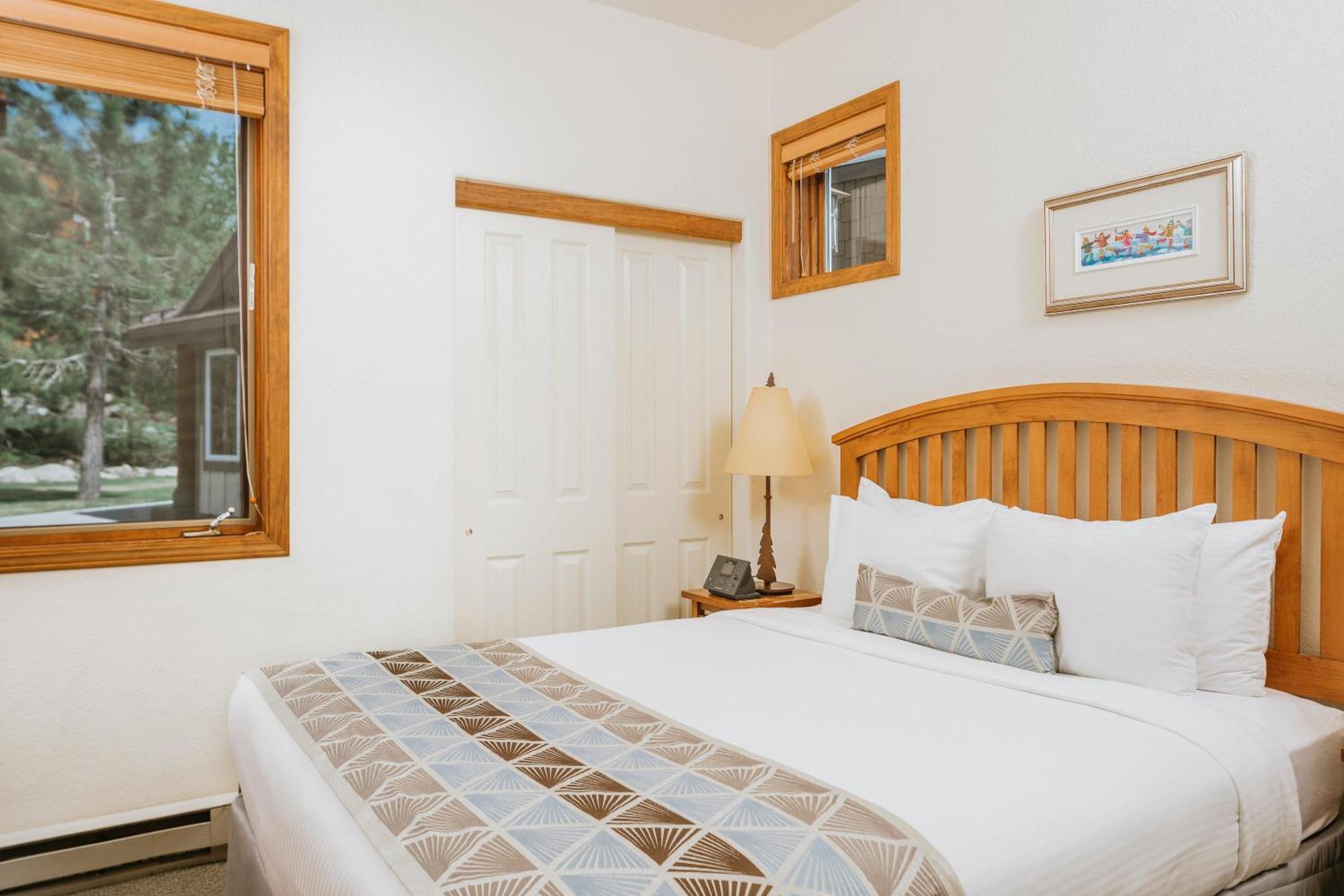 One-Bedroom Condo,1449335812:JPEG