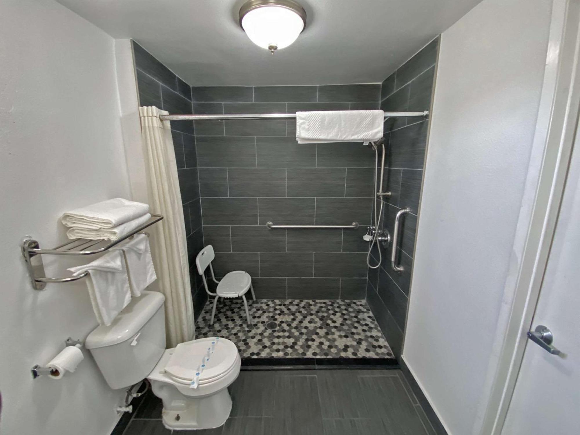 Queen Room with Two Queen Beds - Accessible/Non-Smoking,1217537245:JPEG