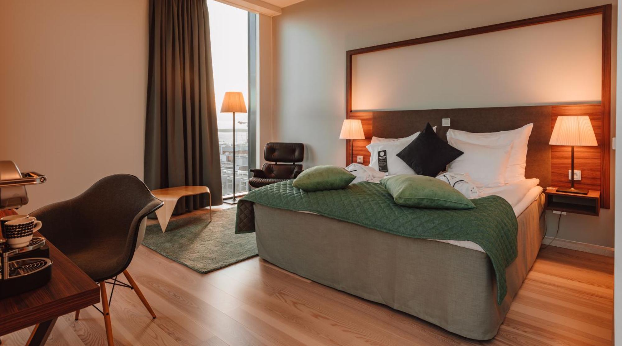 Deluxe King Room