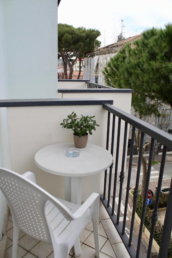 Single Room Balcony,1225326101:JPEG