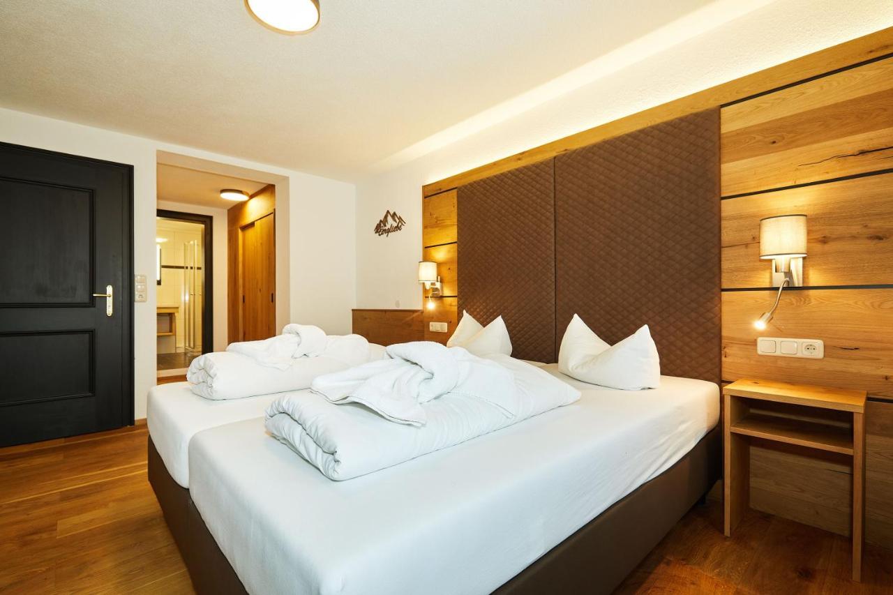 Double Room,1226259128:JPEG