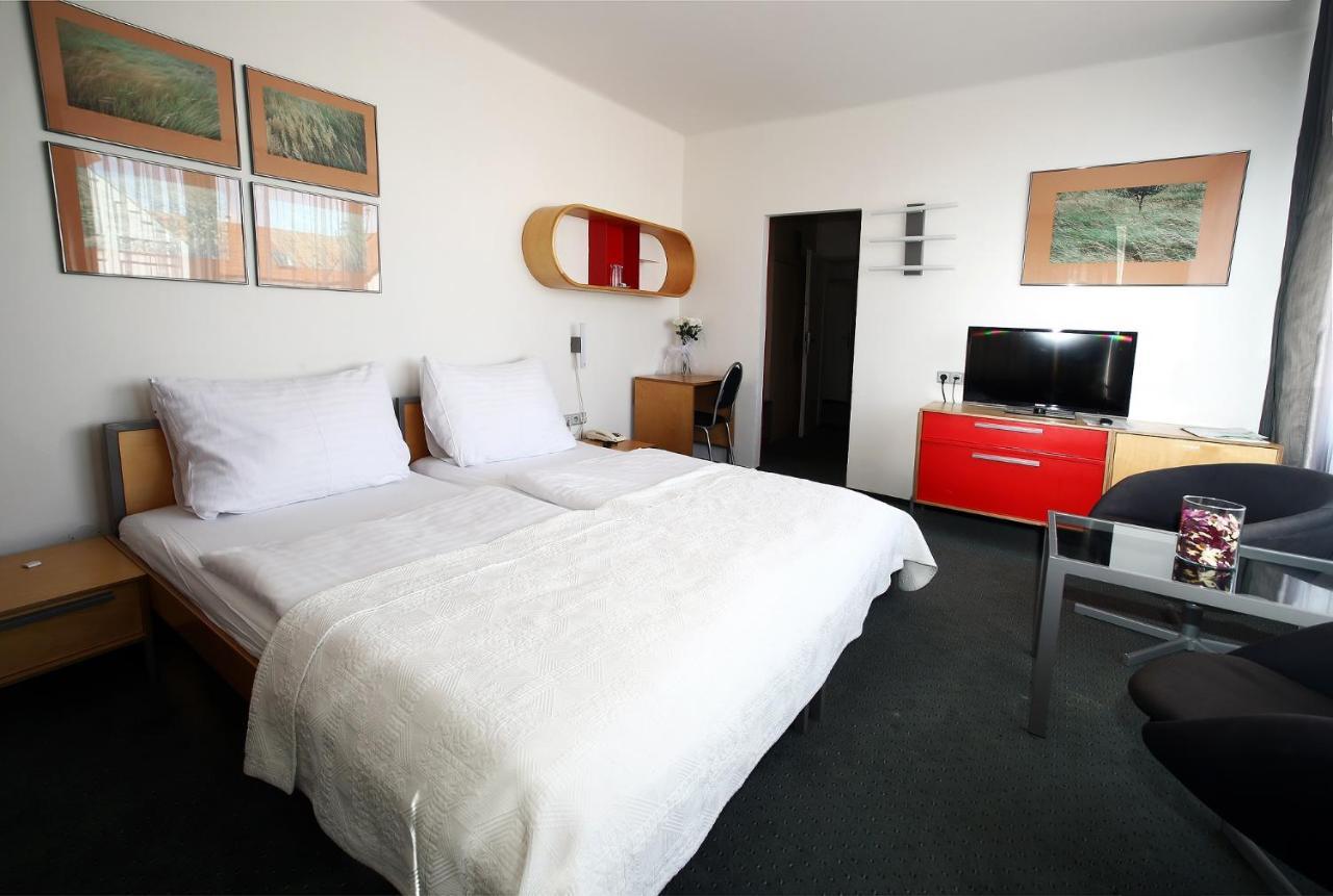 Budget Double or Twin Room,645984528:JPEG