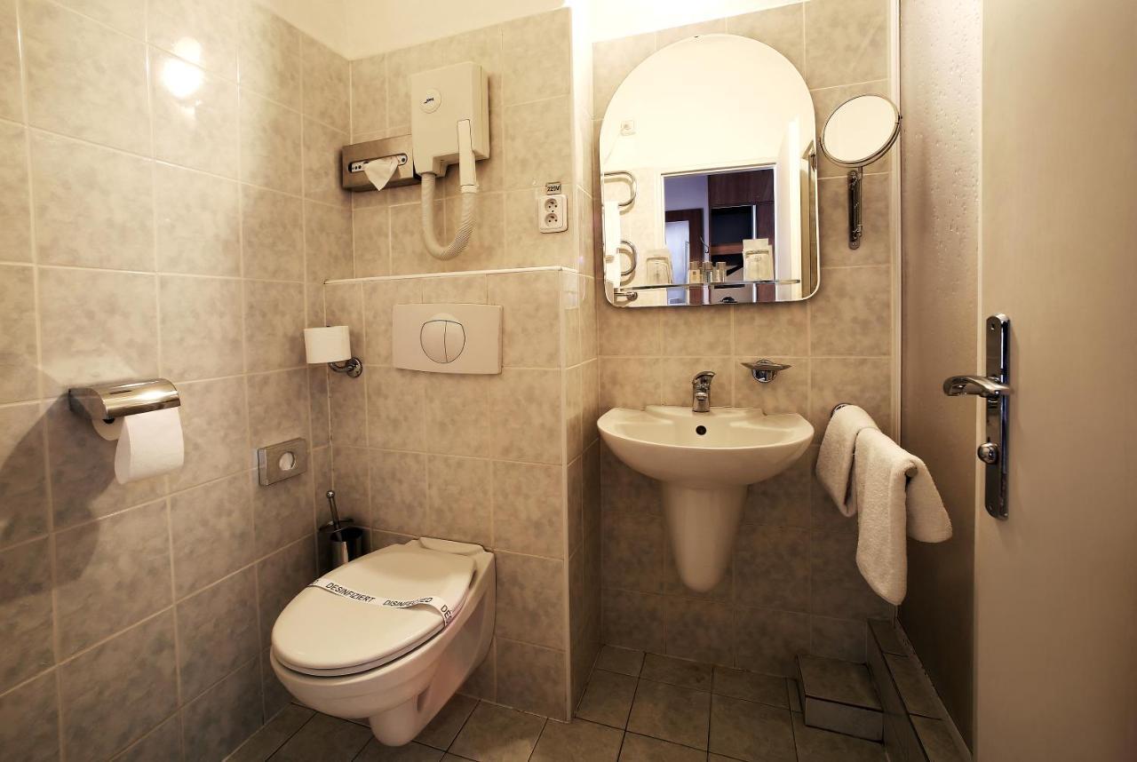 Budget Single Room