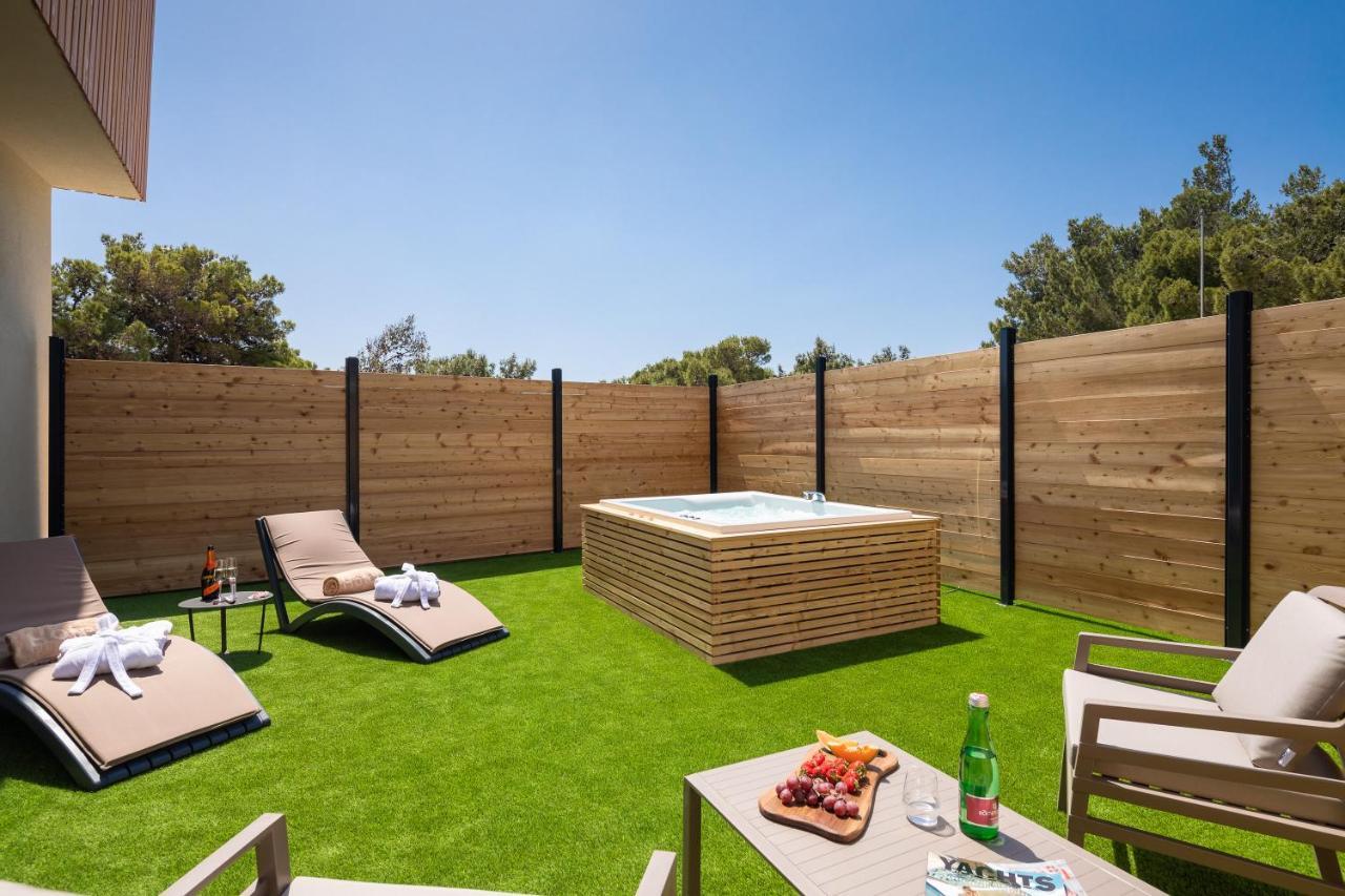 Suite Private Garden & Hot Tub