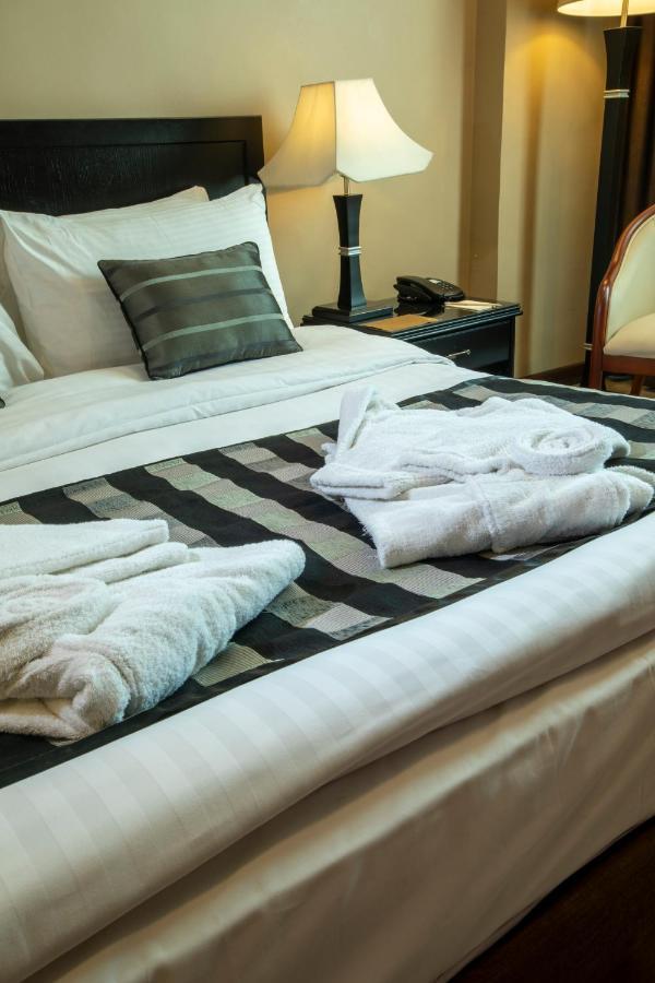 Deluxe Junior Suite Pool View