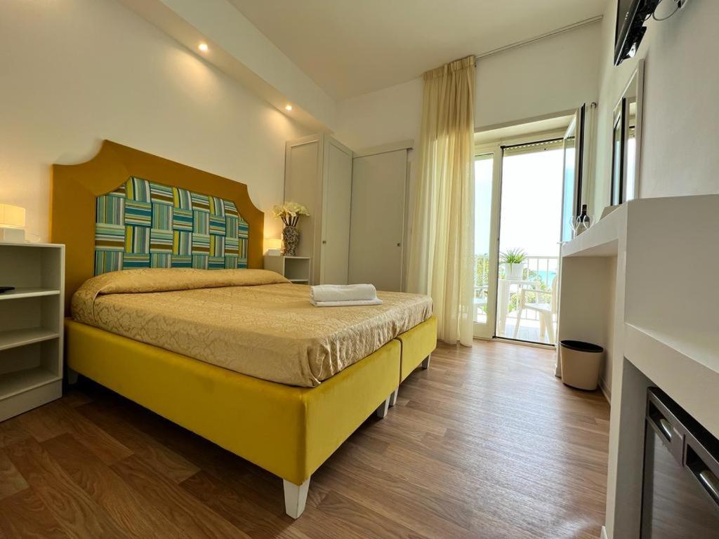 Double or Twin Room Bathroom