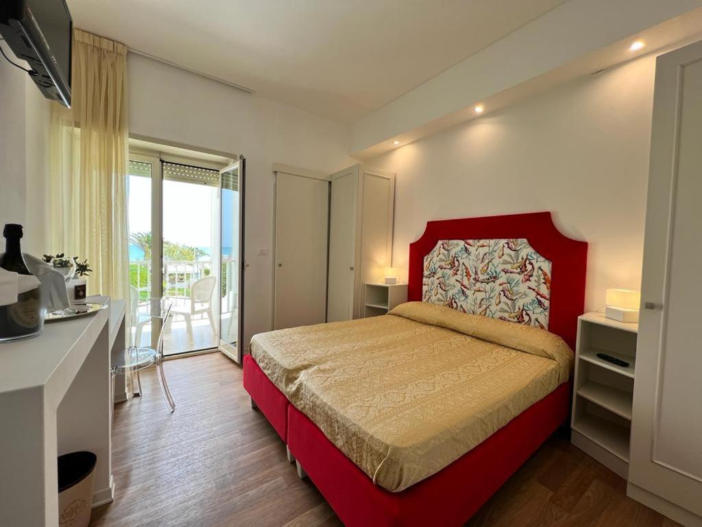Double or Twin Room Bathroom