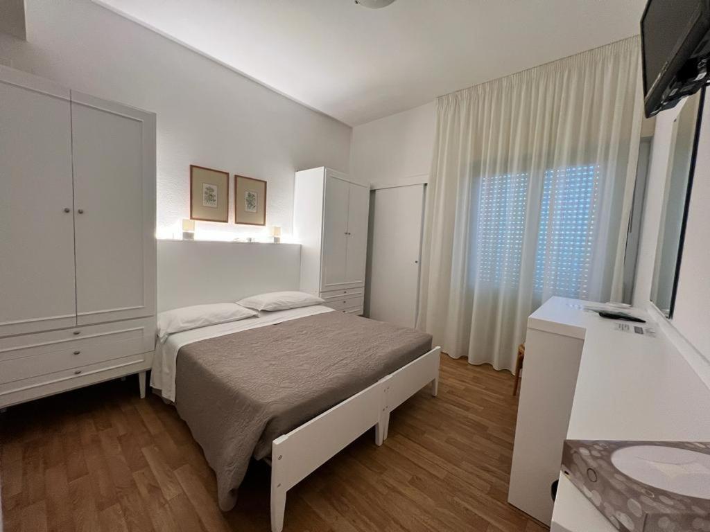 Double or Twin Room Bathroom