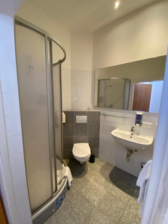 Small Double Room,1772046518:JPEG