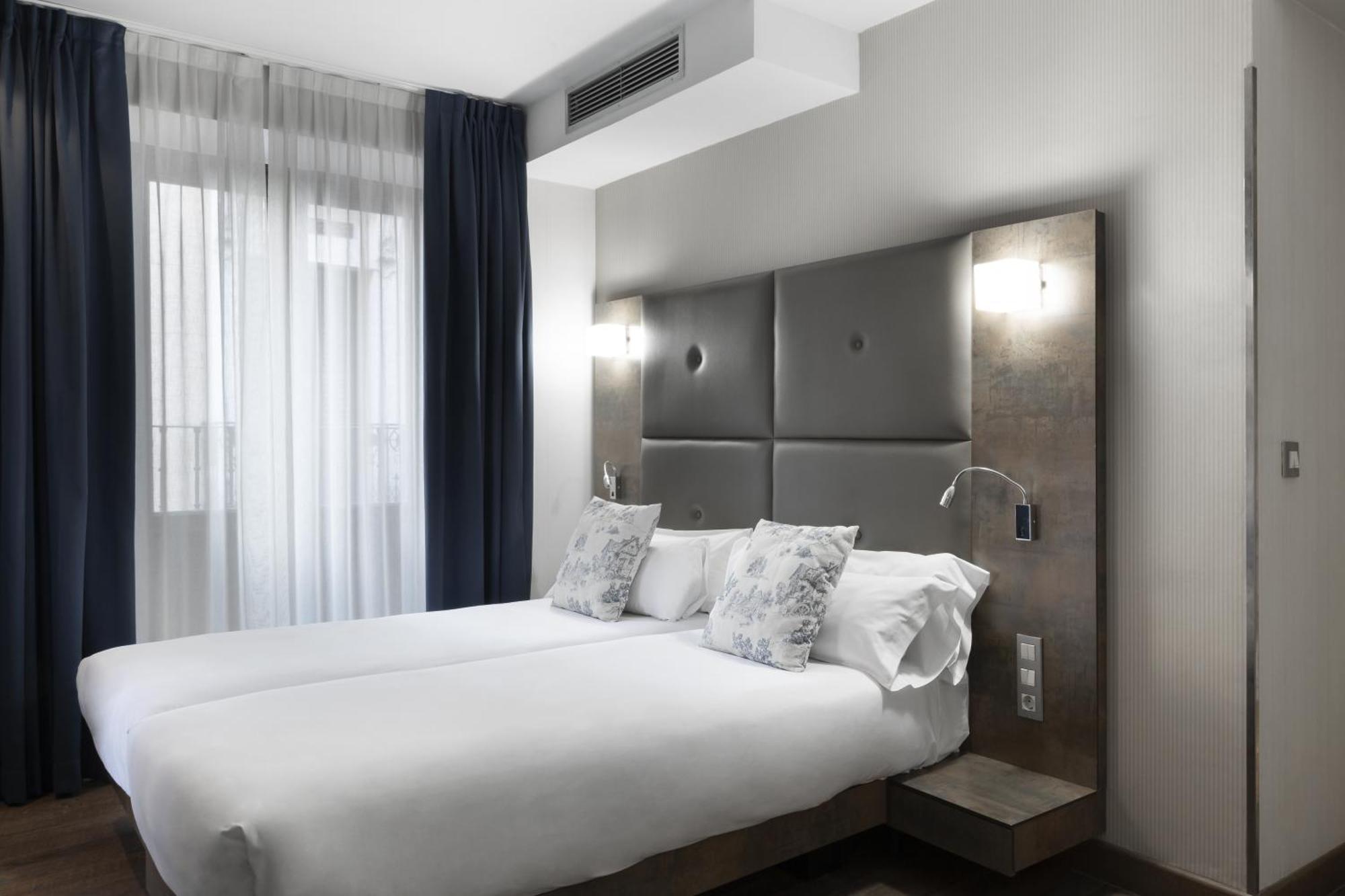 Standard Double Room,769717525:JPEG