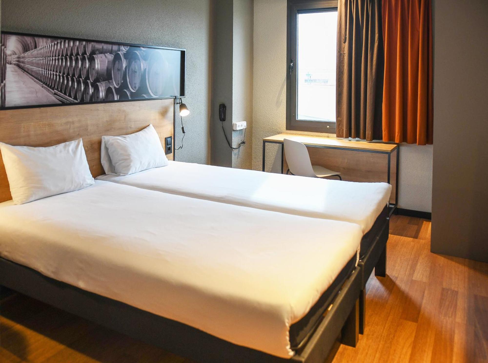 Standard Room Two Single Beds