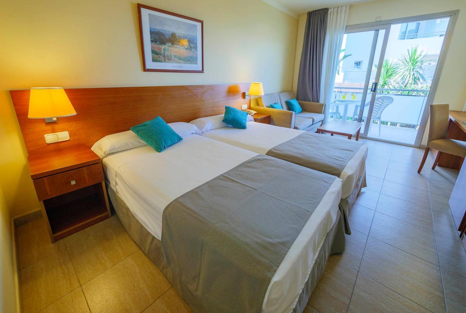 Standard Twin Room,1273105624:JPEG
