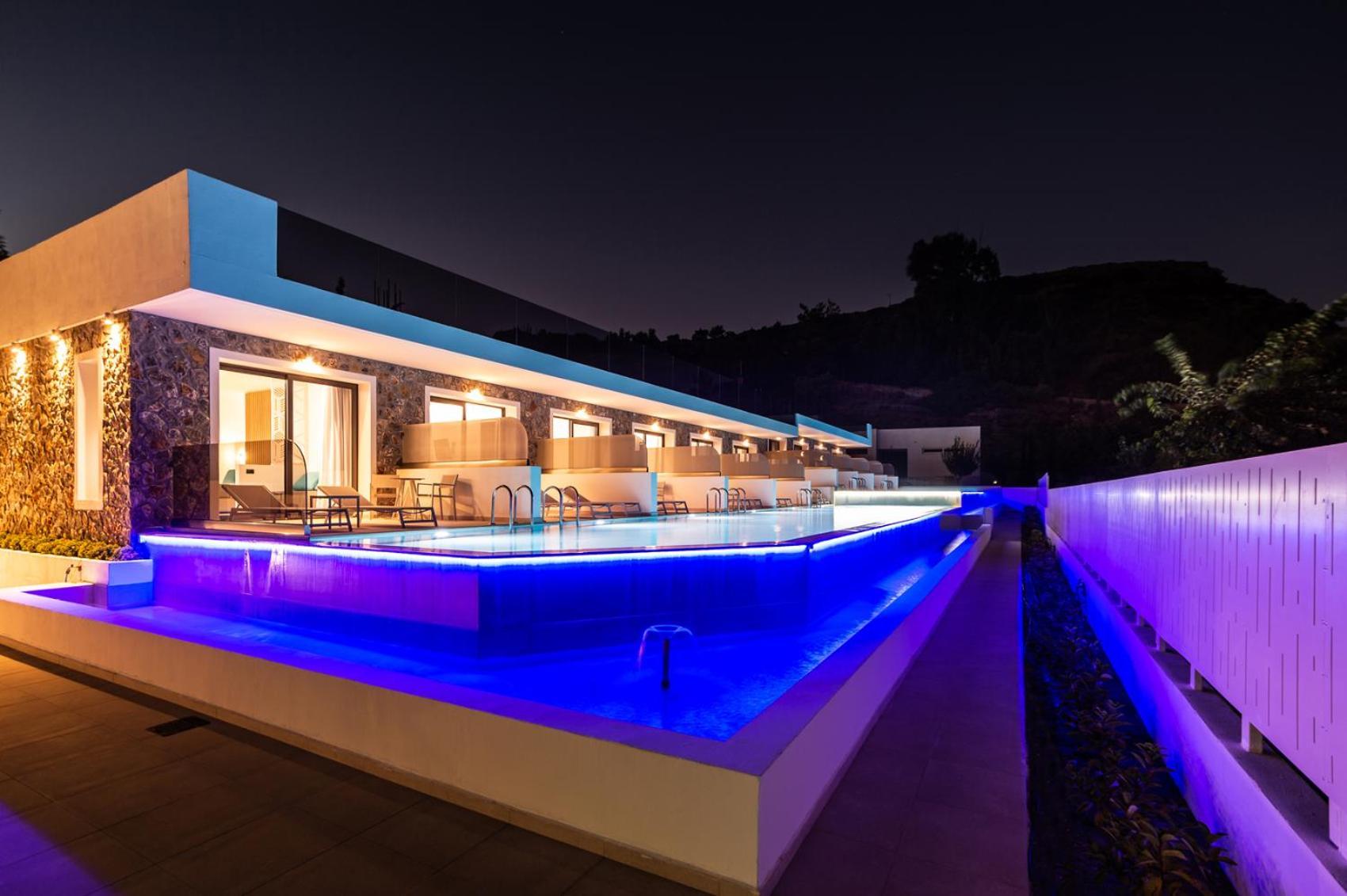 Suite with Private Pool,1273115809:JPEG