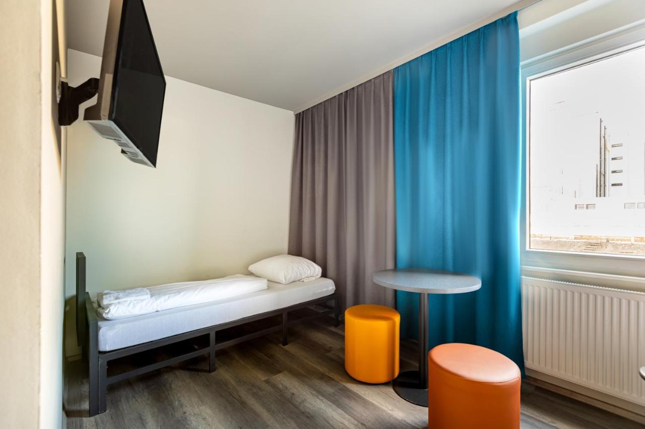 Twin room,744488098:JPEG