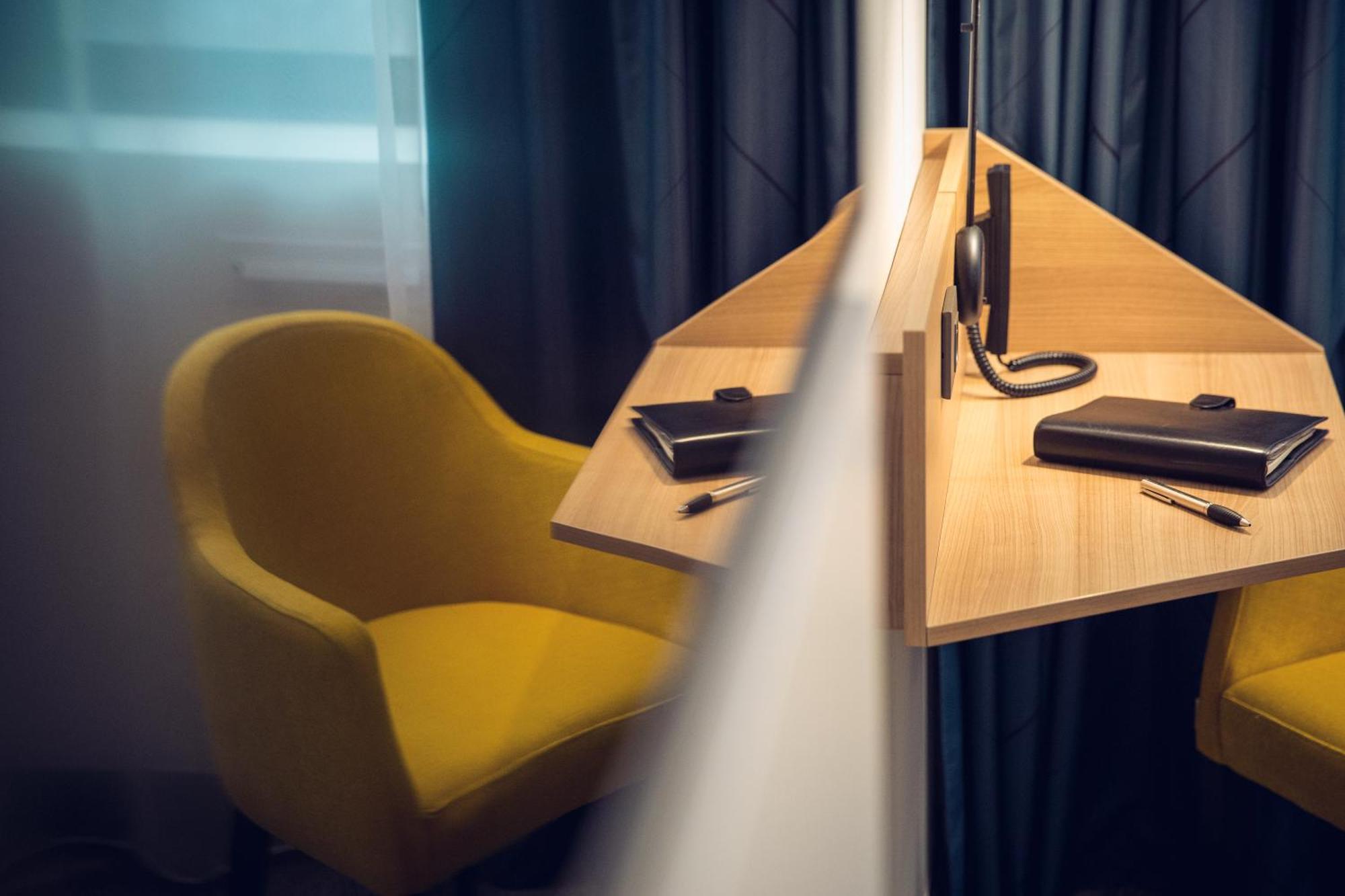 Double Room,1538240224:JPEG