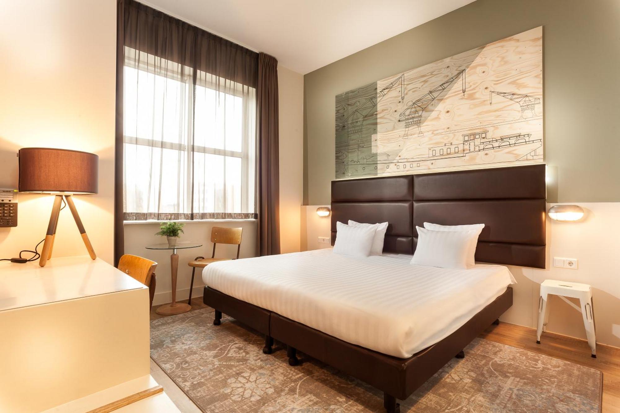 Double Room One King Bed