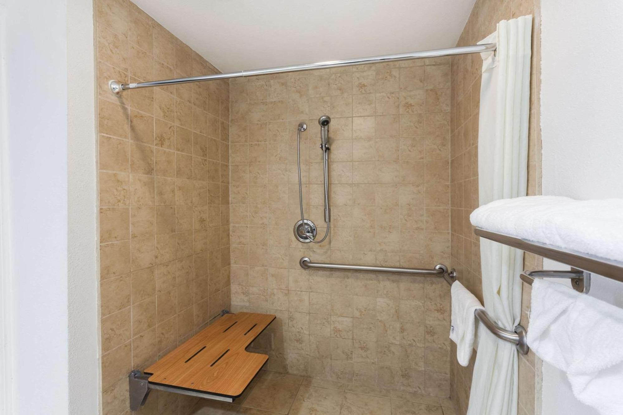 King Room Mobility or Hearing Impaired Access Non-Smoking,1276708708:JPEG