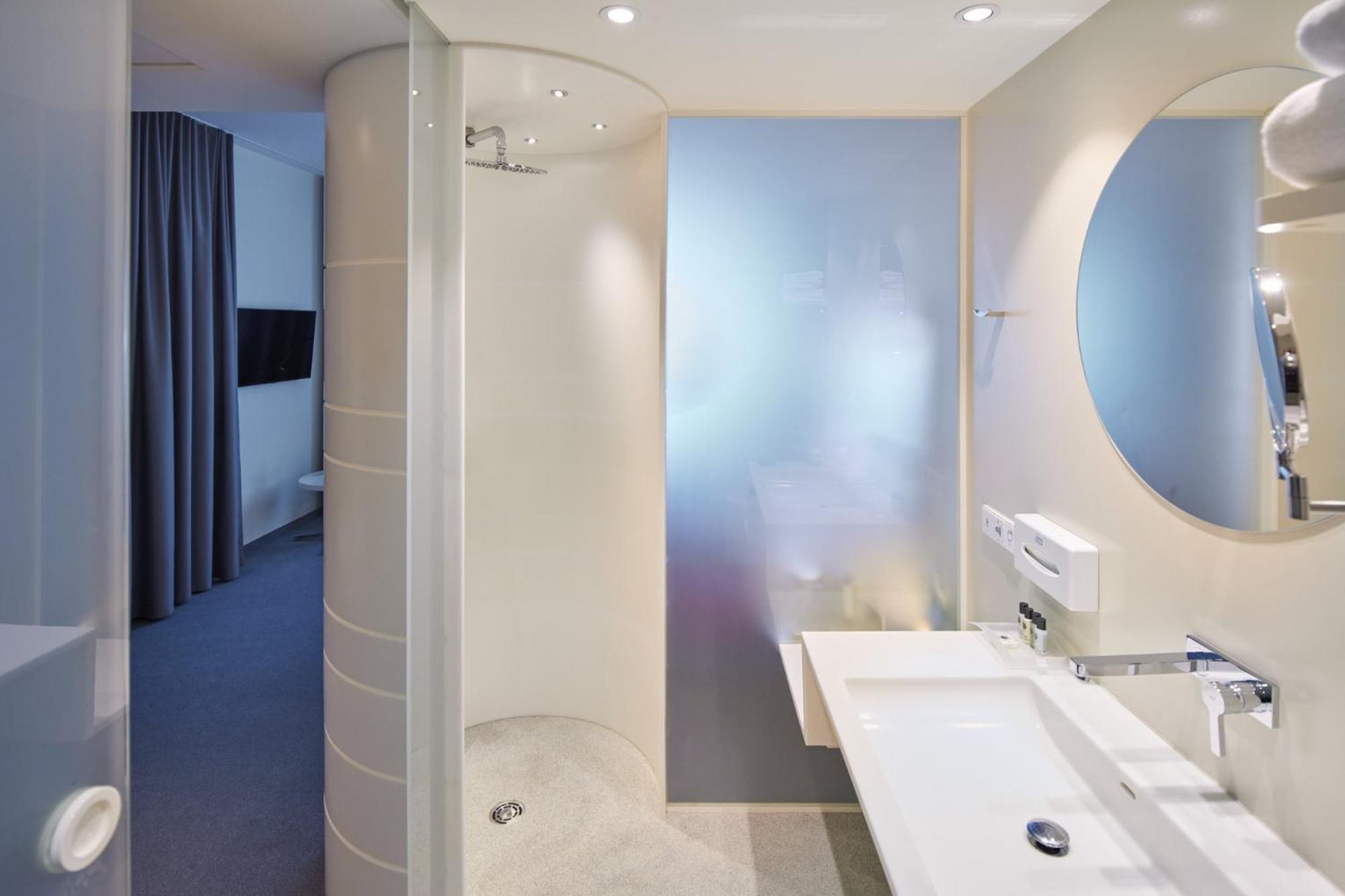 Premium Double Room Walk Shower