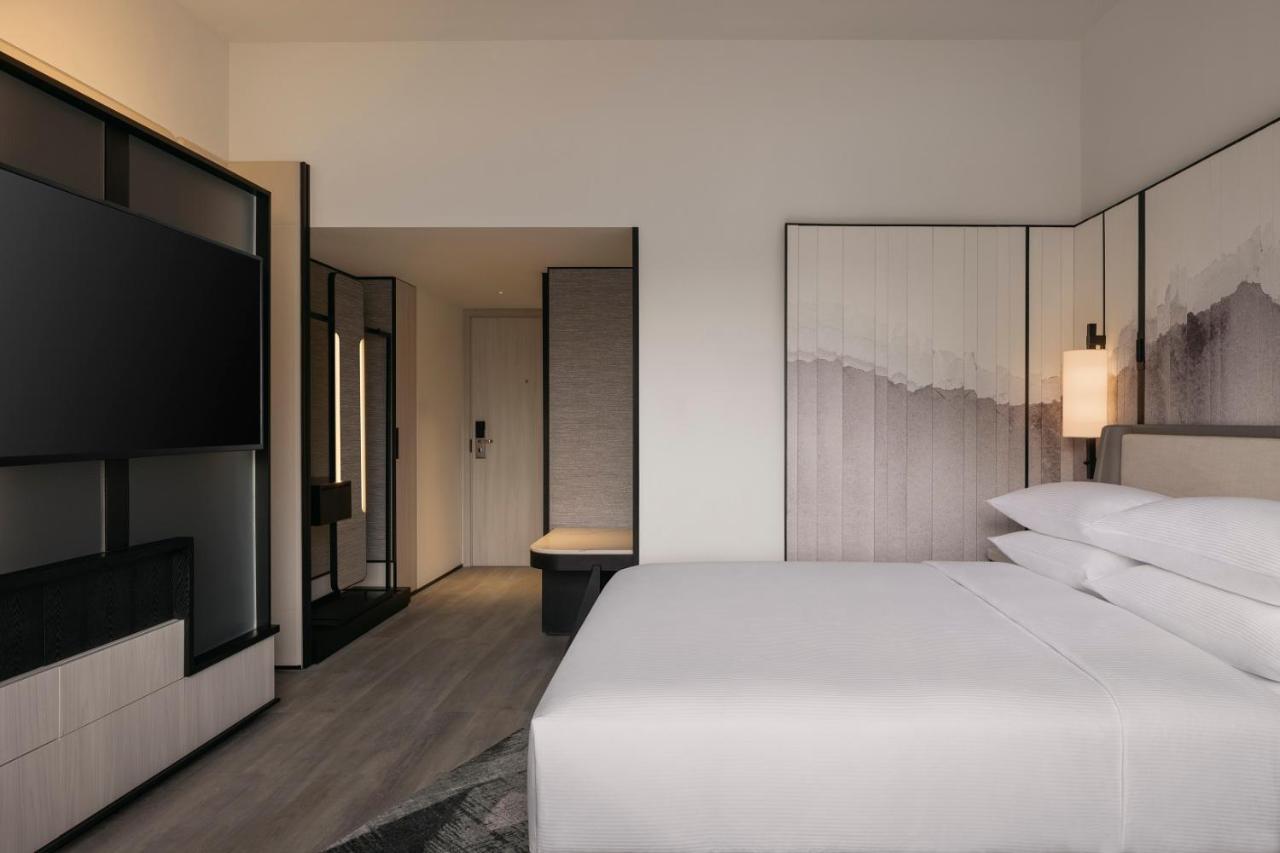 King Hilton Room
