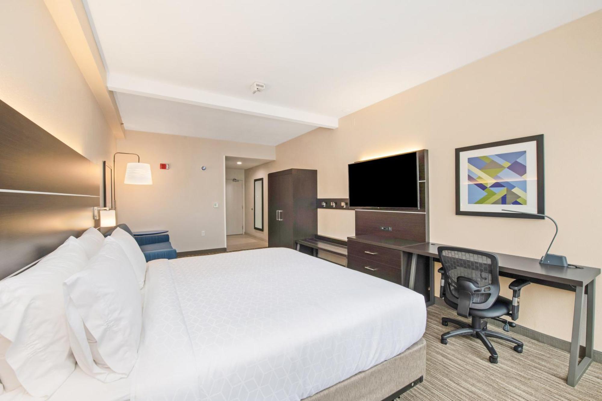 Standard King Room