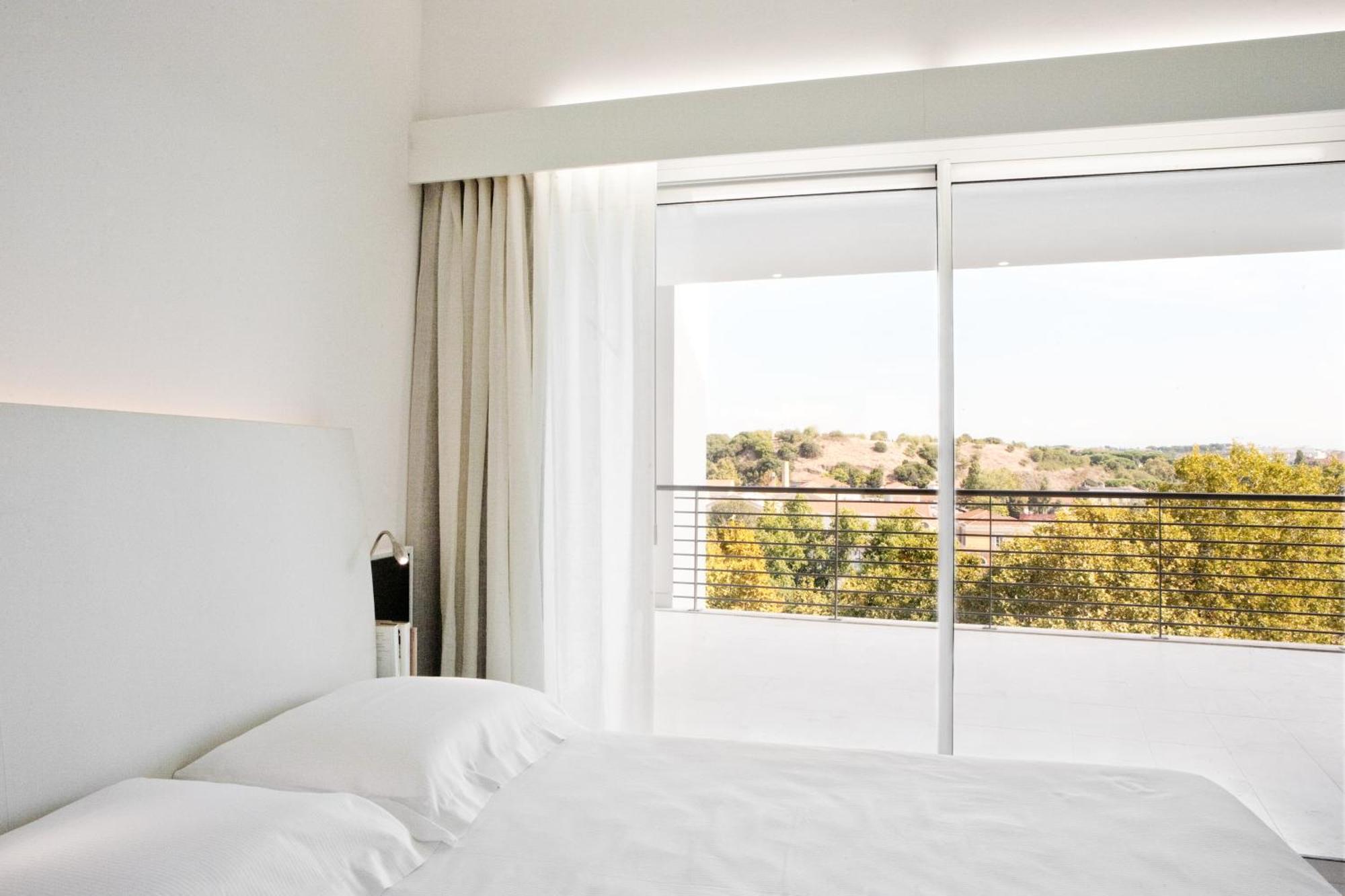 Classic Double Room Balcony,679462947:JPEG