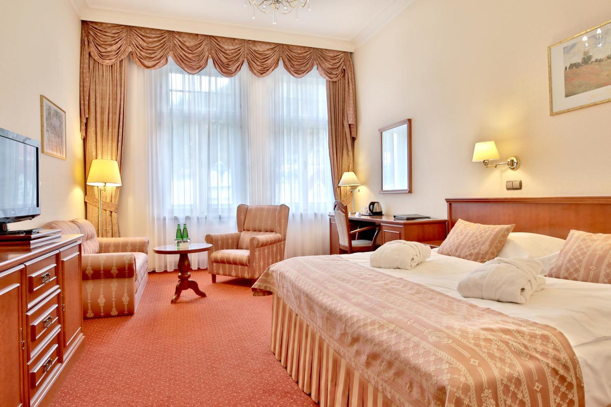 Superior Double or Twin Room City View