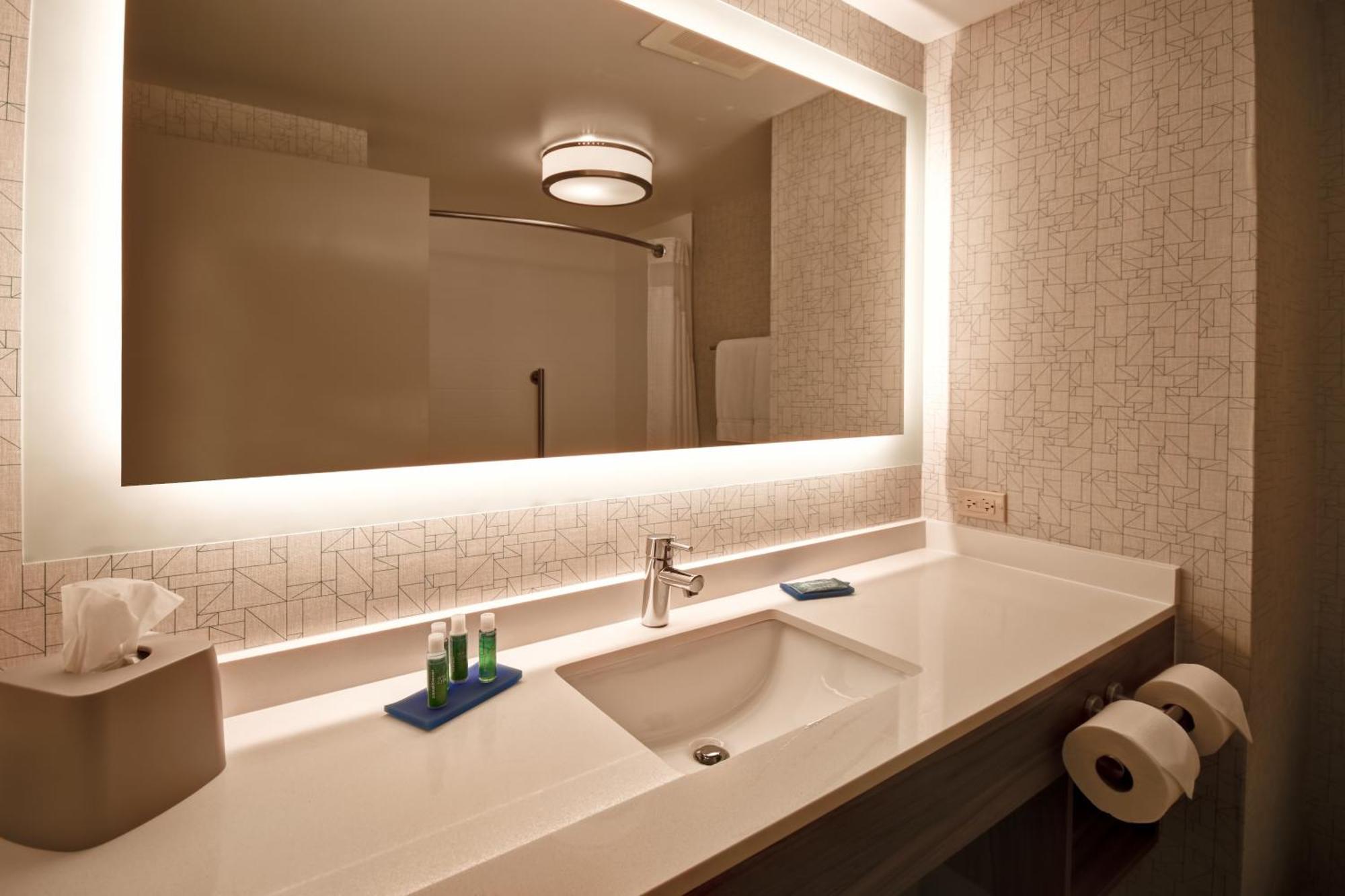 Queen Room with Two Queen Beds - Hearing Accessible/Non-Smoking