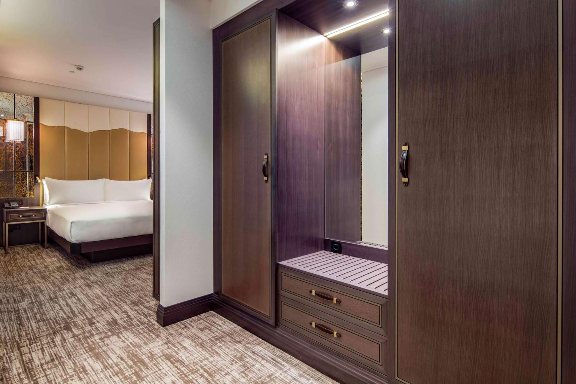 King Room Mobility Access