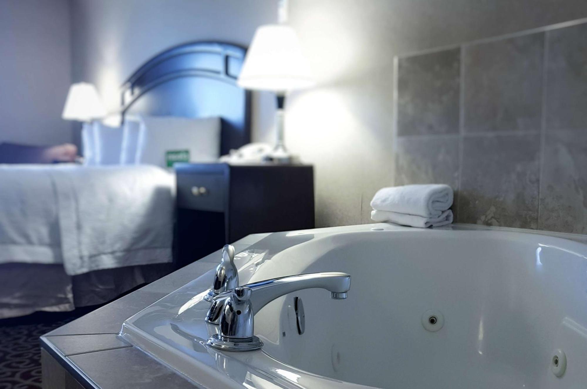 King Room with Whirlpool