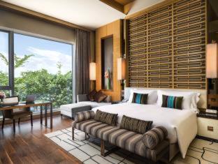 Deluxe Olympian Room